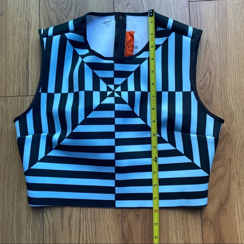 Geometric pattern crop top - Picture 12 of 16